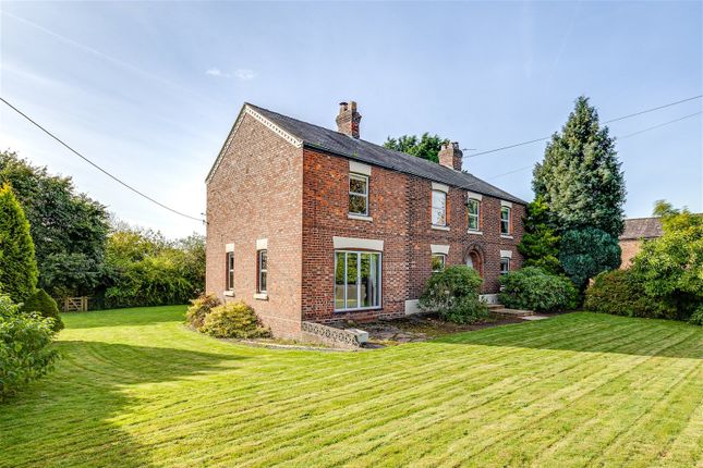 Country house for sale in Well Lane, Antrobus, Northwich