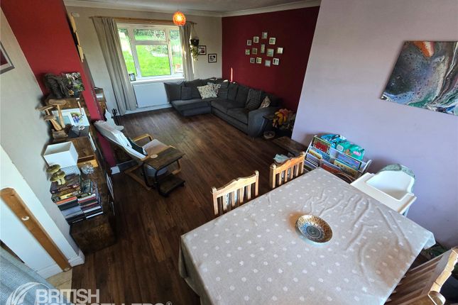 30, Tan Yr Allt, Wrexham photo 4