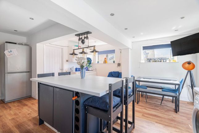 25 Rock Road, Lowestoft photo 4