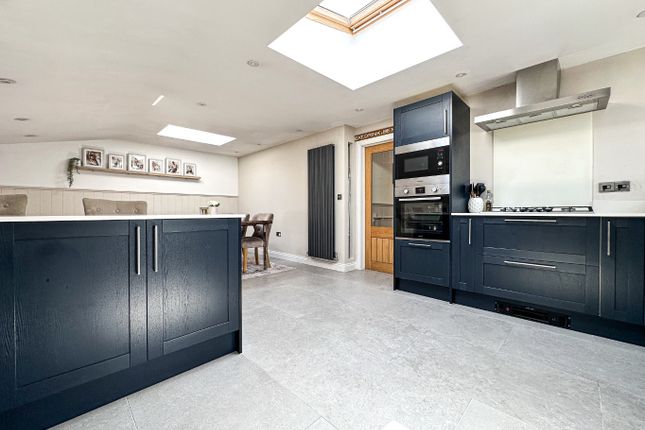 19 Heathfield Close, North Petherton, Somerset photo 4