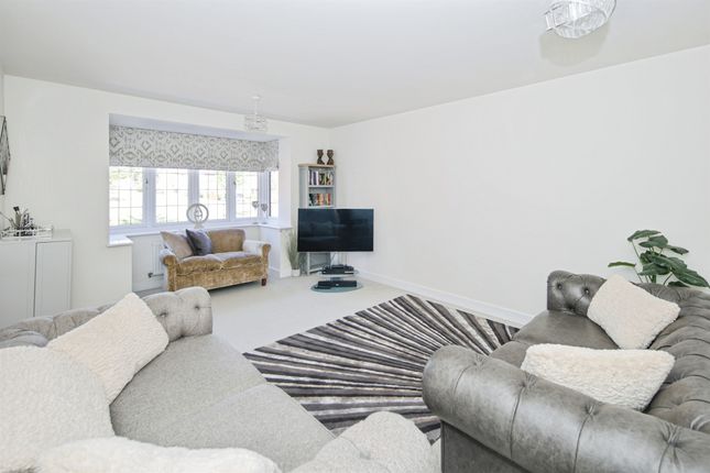 25, Martin Drive, Kenilworth photo 3