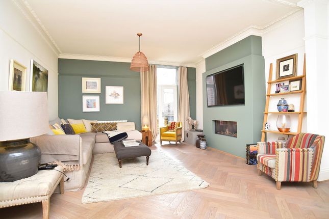 14 St. Marks Avenue, Harrogate photo 5