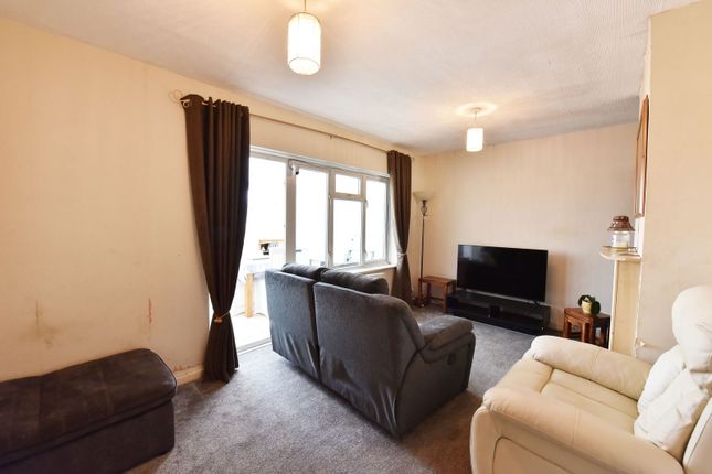 14, Blaze Hill Road, Kingswinford photo 2