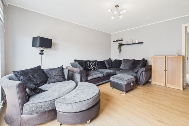 57D, Brediland Road, Paisley photo 2