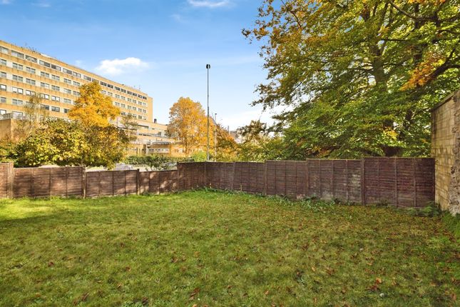 Flat 5, York Lodge, York Place, YEOVIL photo 2