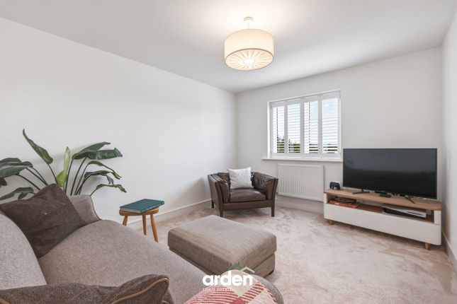 2 Damson Way, Worcester photo 4