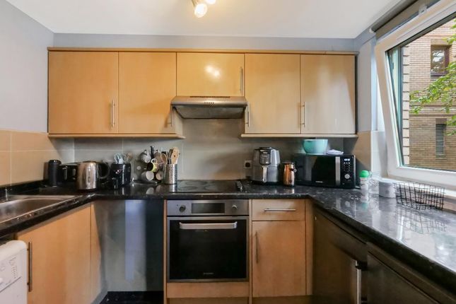 Flat 2/6, 42, West Graham Street, Glasgow photo 3