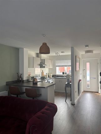 6, Gill Crescent, Rugby photo 3
