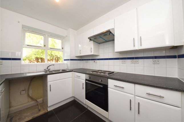 Thumbnail Flat for sale in Chase Road (Access Via Alexandra Court), Oakwood, Southgate