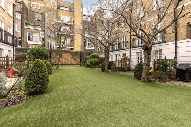Flat to rent in St. Marys Place, London