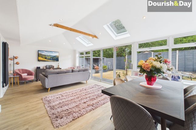 8 Leighswood, Stafford photo 3