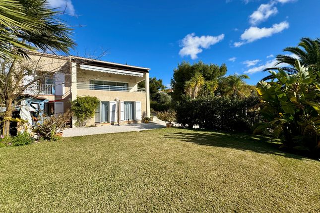 Villa for sale in Sanary Sur Mer, Provence Coast (Cassis To Cavalaire), Provence - Var