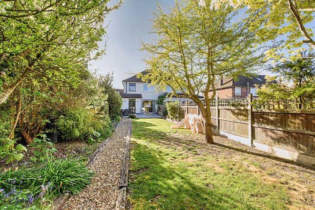 35, Lower Icknield Way, Tring photo 3