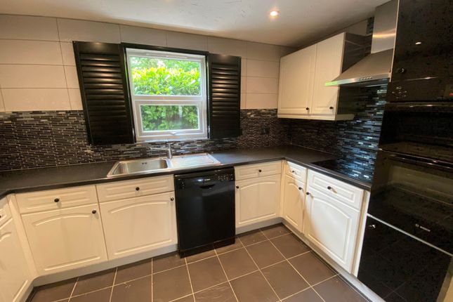 27, Corfe Close, Borehamwood photo 5