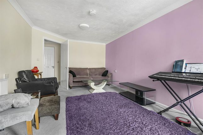 27 Priory Court, Priory Avenue, Reading photo 4