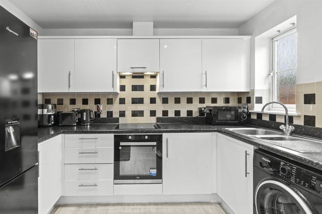 4 Wright Place,, Micklefield Road, High Wycombe photo 4
