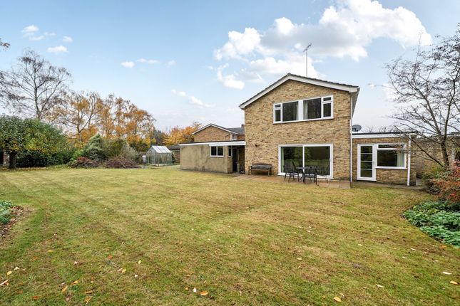 18, Hill Bottom Close, Reading photo 3