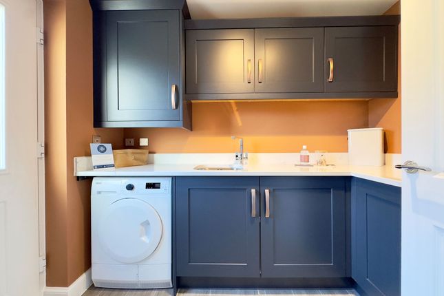 3 Surrey Grange, Wantage photo 4