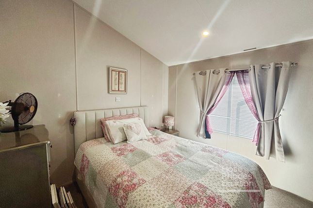 33 North Field,, Carters Road, Ryde photo 4