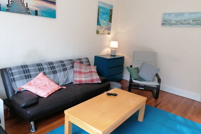 Flat to rent in Moat Place, Slateford, Edinburgh