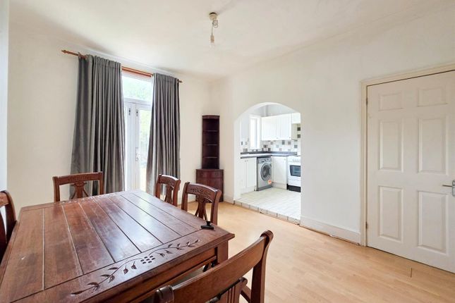 111, Beedell Avenue, Westcliff-On-Sea photo 4