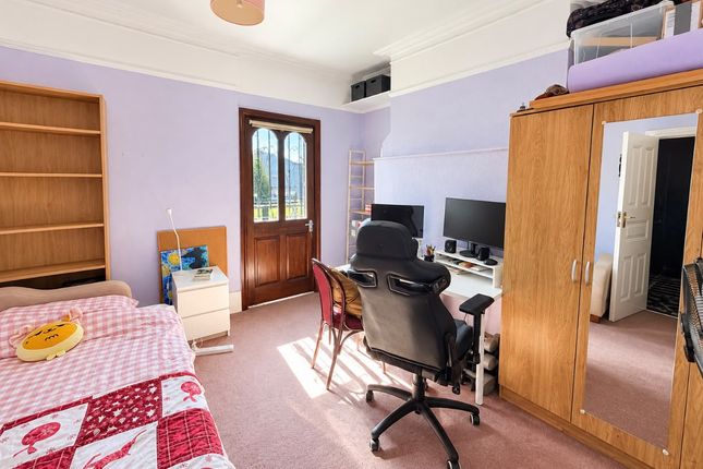451, Lordship Lane, London photo 3