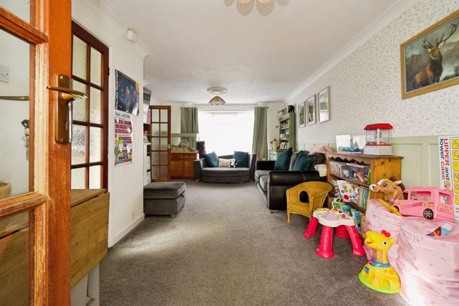 51, West End Avenue, Barnsley photo 3