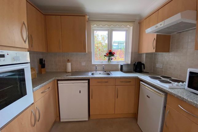 Flat 24, Santler Court, 207, Worcester Road, Malvern photo 4