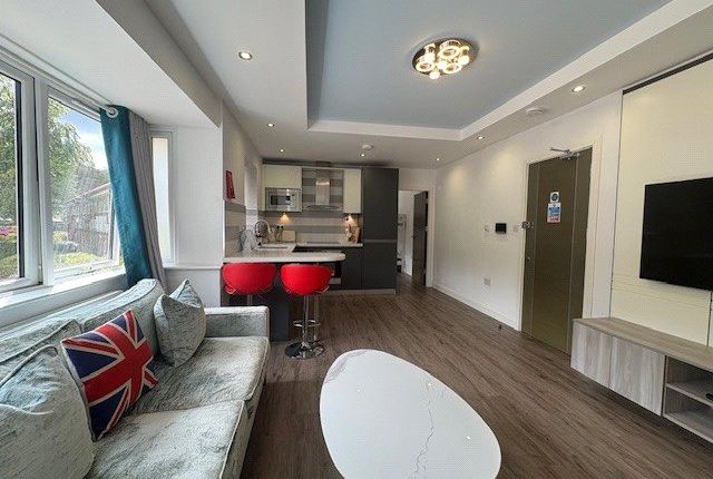 Flat 6 Countrywide House, 28, Wellington Business Park, Crowthorne photo 4