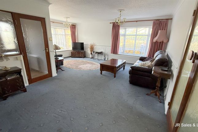 44, Jones Road, Waltham Cross photo 4