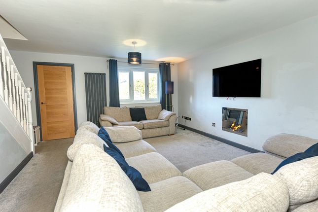 22 Davies Drive, Shrewsbury photo 3