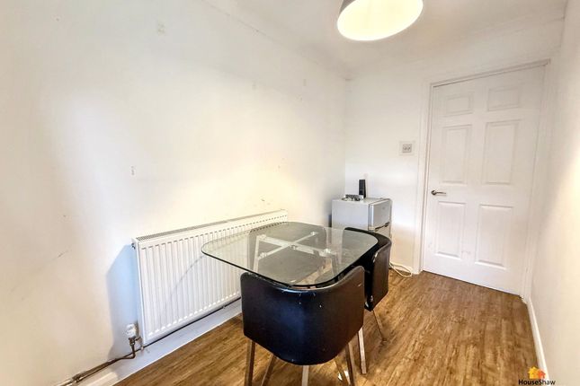 Room 3, 34 Plym Close, Aylesbury photo 4