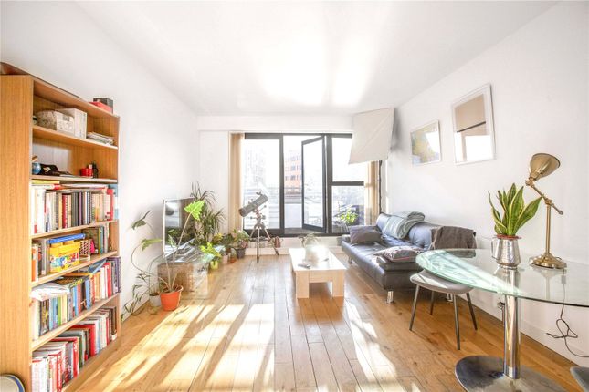 Thumbnail Flat to rent in Davenant Street, Whitechapel, London