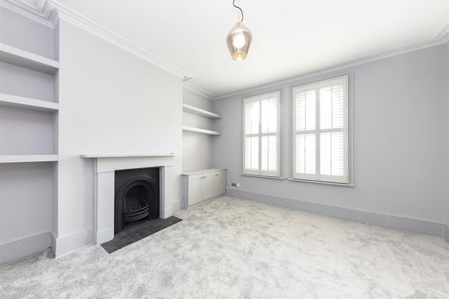 Thumbnail Flat to rent in Homefield Road, Wimbledon Village