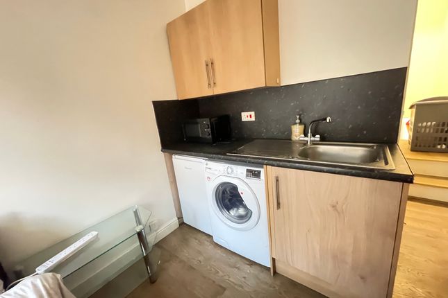 FLAT 2,, Flat 2, 48 Broxholme Lane, , DONCASTER, SOUTH YORKSHIRE photo 4