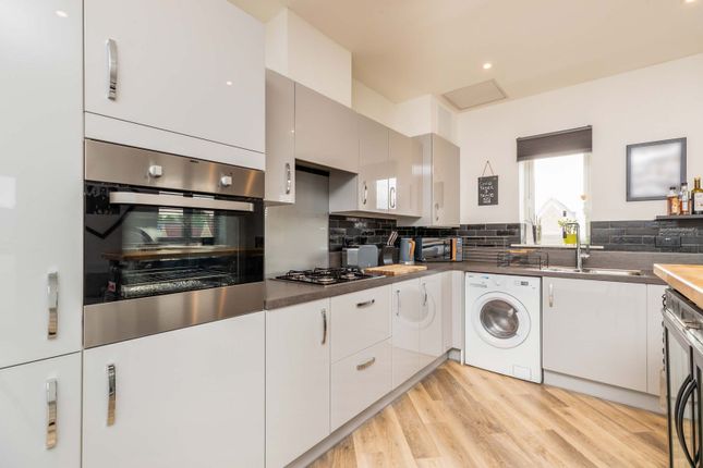 Flat for sale in Clifton Close, Bicester