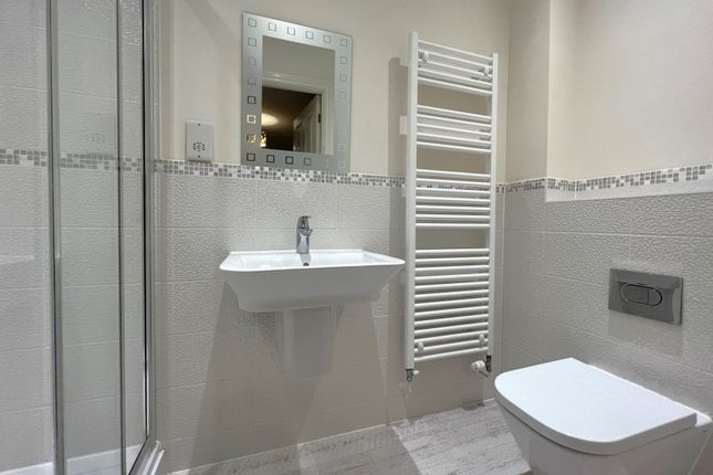 30, Highcross Place, Chertsey photo 5