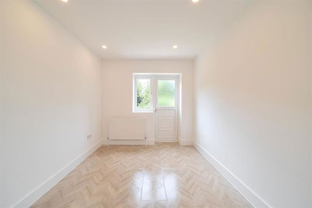 318, West End Road, Ruislip photo 4
