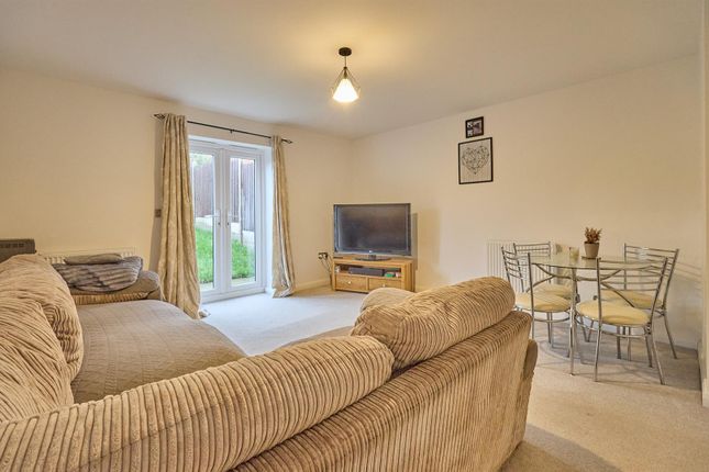 4, Garden Crescent, Barlestone photo 4