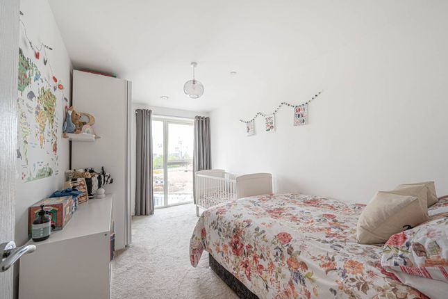 Moorhen Drive, Hendon photo 4