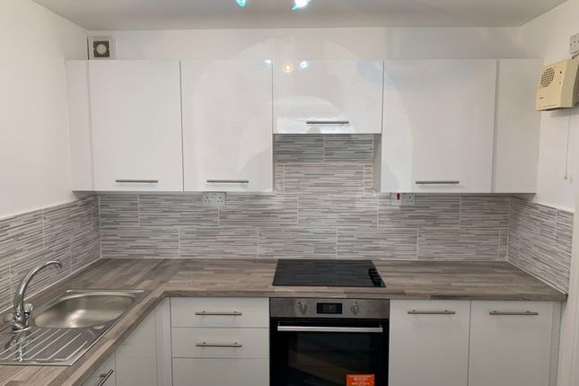 123, Great Meadow Road, Bristol photo 2