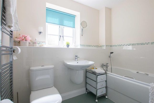 16, Dean Forest Way, Milton Keynes photo 4