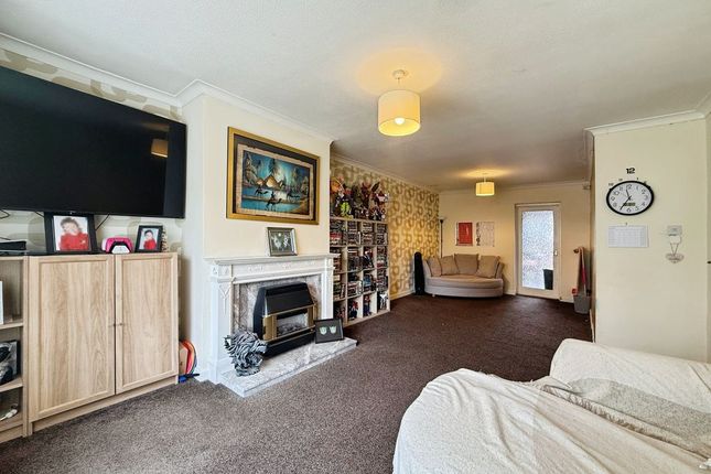 1, Holburn Walk, Ryton photo 2