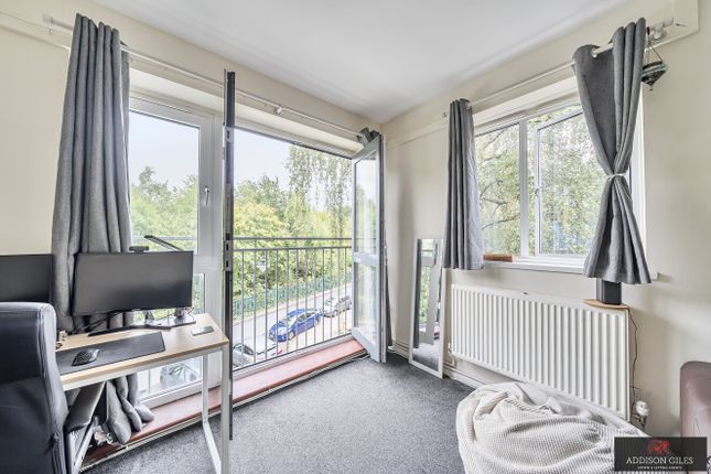 146 Dorset Court,, Copley Close, Greater London photo 4