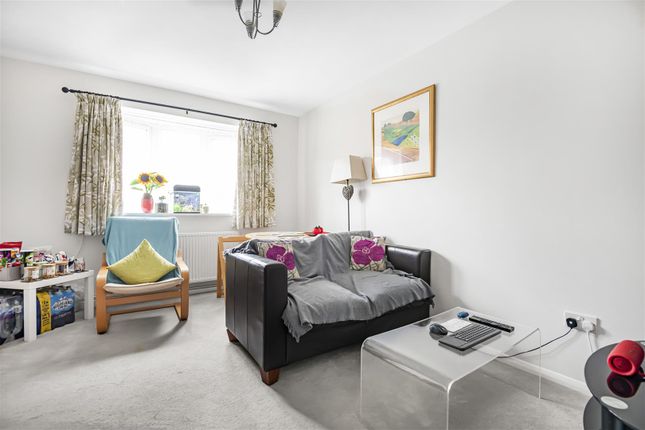 Flat for sale in Troon Court, Muirfield Close, Reading