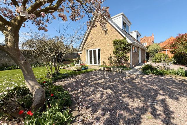3-bed house on 9, Paddock Close, Ancaster, £339,950