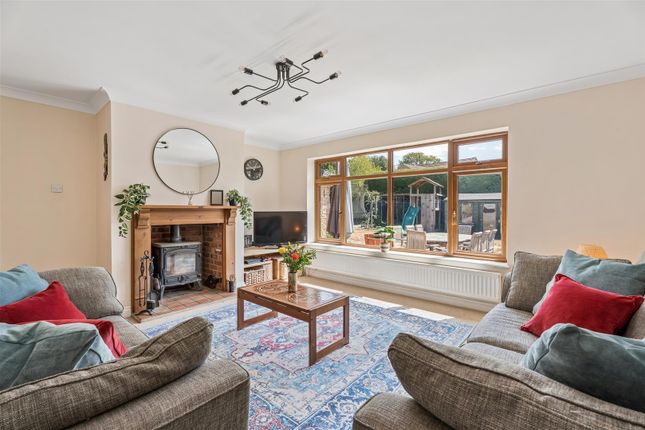 8a, Church Road, Sherington photo 4
