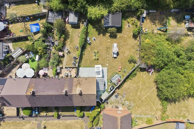 12, Willingale Close, Loughton photo 4