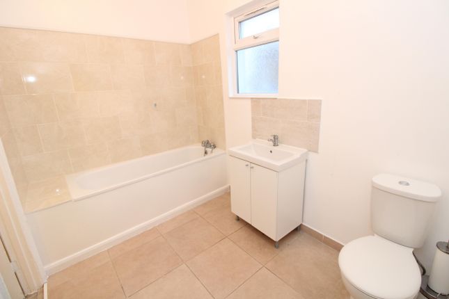 14A, Heaton Road, MITCHAM photo 5