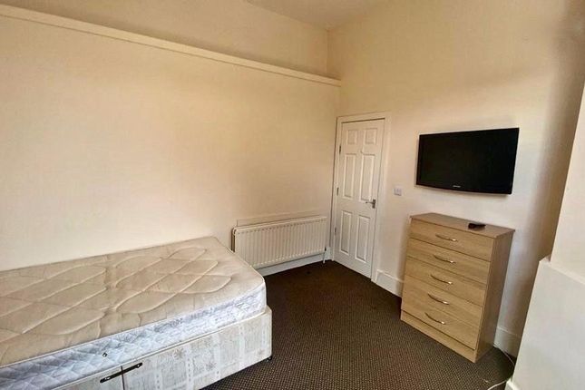 Flat to rent in Lonsdale, Newcastle Upon Tyne